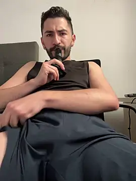 Snapshot of HornyMarco chatting on February 2026 07:35:02 PM HornyMarco online show from February 2026 07:35:02 PM