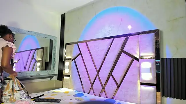 salem rosee online show from April 2026 01:41:01 AM