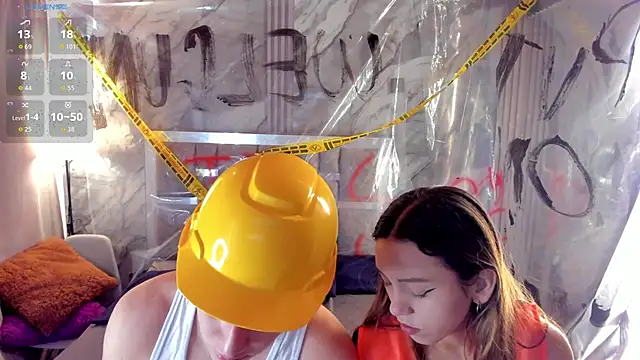 Snapshot of Manson_and_Zoe chatting on March 2026 11:50:01 AM Manson and Zoe online show from March 2026 11:50:01 AM