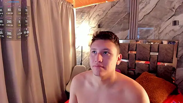 Snapshot of Manson_and_Zoe chatting on March 2026 11:21:02 AM Manson and Zoe online show from March 2026 11:21:02 AM