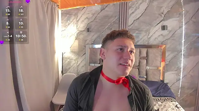 Snapshot of Manson_and_Zoe chatting on April 2026 11:33:02 AM Manson and Zoe online show from April 2026 11:33:02 AM