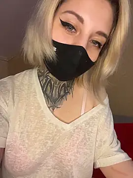 Snapshot of AllisonXAlfred chatting on February 2026 07:25:02 PM AllisonXAlfred online show from February 2026 07:25:02 PM