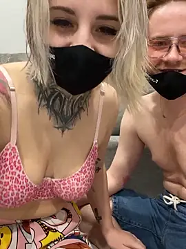 Snapshot of AllisonXAlfred chatting on February 2026 07:12:01 PM AllisonXAlfred online show from February 2026 07:12:01 PM