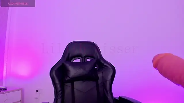 lilith visser online show from April 2026 08:46:02 PM