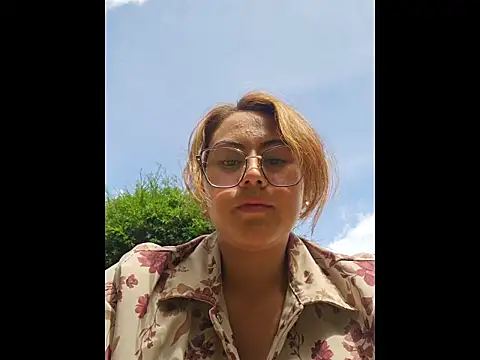 Mari-98 online show from May 2026 07:01:01 PM