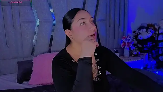 Grecia Valmont online show from February 2026 07:14:02 PM