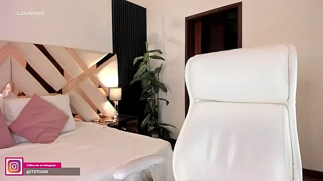 missthailand  online show from April 2026 11:20:02 PM