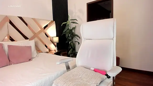 missthailand  online show from April 2026 10:26:02 PM