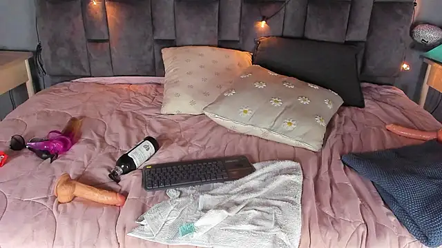 FernandaBrown   online show from March 2026 02:04:02 AM