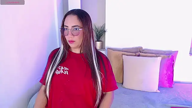 Ladysweety01  online show from March 2026 09:39:01 PM