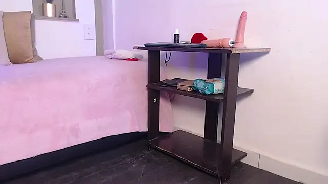 Ladysweety01  online show from April 2026 09:39:33 PM