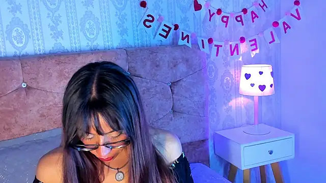 Snapshot of Chloe_Miiler chatting on February 2026 01:18:01 PM Chloe Miiler online show from February 2026 01:18:01 PM