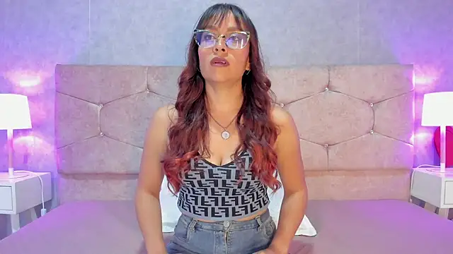 Snapshot of Chloe_Miiler chatting on February 2026 01:43:02 PM Chloe Miiler online show from February 2026 01:43:02 PM