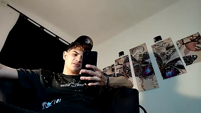 Jesshot bigcock20cm online show from April 2026 02:14:02 AM