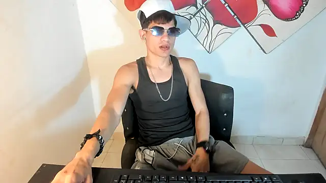 Snapshot of Jesshot_bigcock20cm chatting on June 2026 05:01:02 AM Jesshot bigcock20cm online show from June 2026 05:01:02 AM