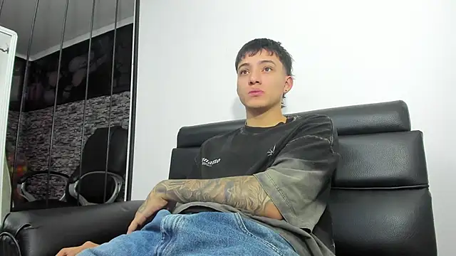 Wesleey-Boy online show from March 2026 08:42:02 PM