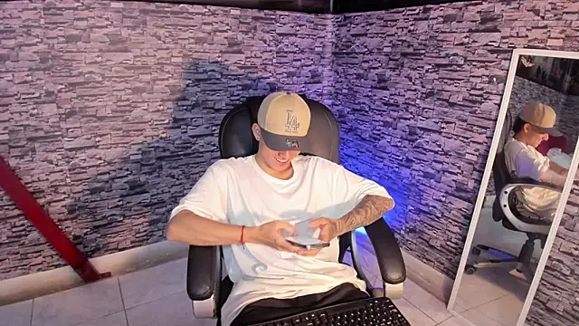 Wesleey-Boy online show from March 2026 07:54:02 PM