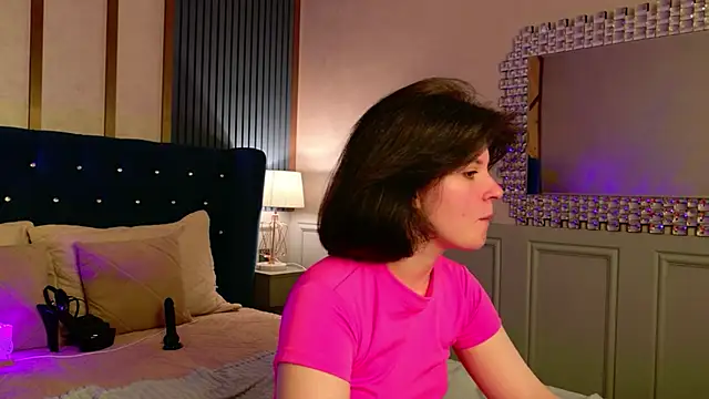 Milana Bold online show from April 2026 02:14:02 AM