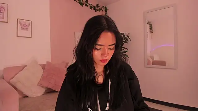 Snapshot of Mila_jenner chatting on February 2026 01:19:01 PM Mila jenner online show from February 2026 01:19:01 PM