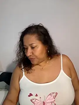 Snapshot of Nyomi_browm chatting on June 2026 04:06:02 AM Nyomi browm online show from June 2026 04:06:02 AM
