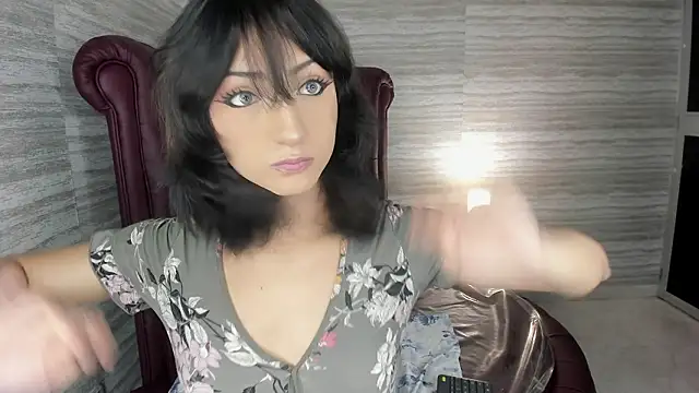 sweetness siren online show from March 2026 04:01:02 AM