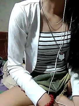 DoliceGirl2k online show from April 2026 11:17:02 PM