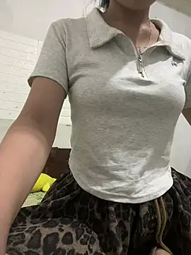 DoliceGirl2k online show from May 2026 02:42:02 PM