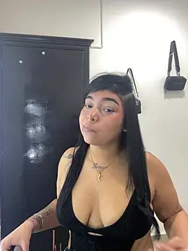 Snapshot of big_booty_girl chatting on February 2026 11:45:01 PM big booty girl online show from February 2026 11:45:01 PM