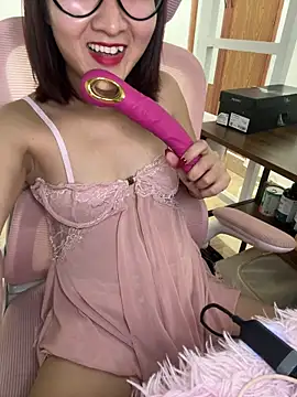 LucyKiss online show from May 2026 11:46:02 AM