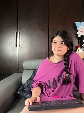 EmilyAndAndrew online show from April 2026 05:04:01 AM