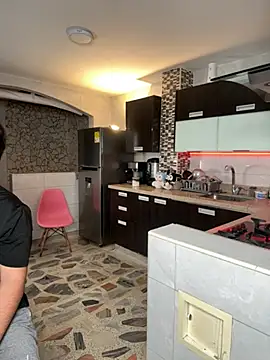 EmilyAndAndrew online show from April 2026 03:35:01 AM