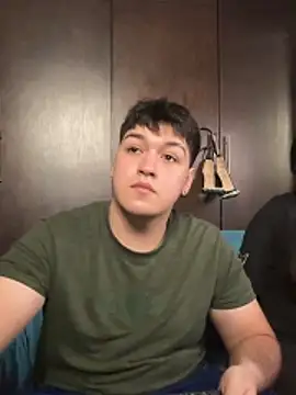 EmilyAndAndrew online show from March 2026 03:46:01 AM