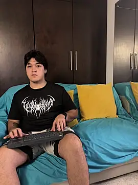 Snapshot of EmilyAndAndrew chatting on February 2026 03:37:01 AM EmilyAndAndrew online show from February 2026 03:37:01 AM