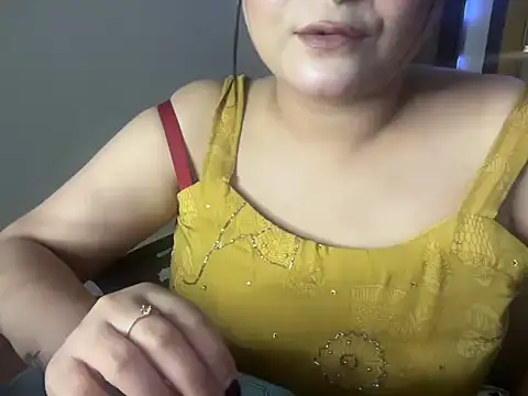 Hersheykaur online show from April 2026 10:11:02 PM