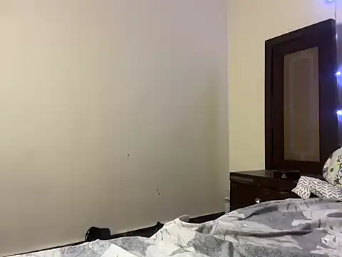 Hersheykaur online show from April 2026 09:39:33 PM