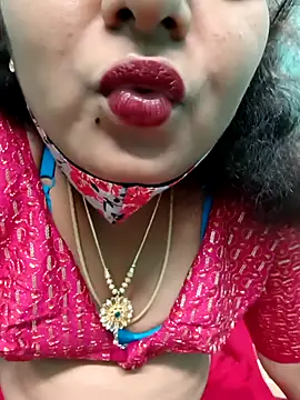 Snapshot of Tamilkannadacouple chatting on February 2026 03:47:01 PM Tamilkannadacouple online show from February 2026 03:47:01 PM