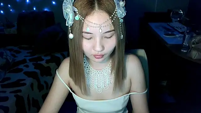 Hazel 4 U online show from March 2026 10:11:01 PM