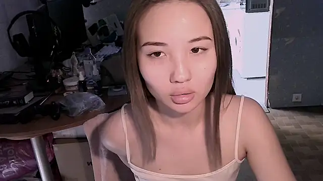 Hazel 4 U online show from May 2026 08:52:01 AM