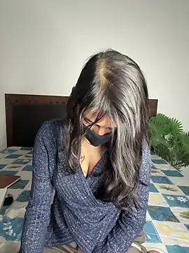 Snapshot of KavyaCurves chatting on February 2026 01:09:01 PM KavyaCurves online show from February 2026 01:09:01 PM