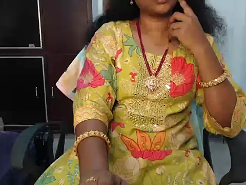 Snapshot of VixenNandhu chatting on April 2026 12:35:02 PM VixenNandhu online show from April 2026 12:35:02 PM