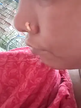 Sweet-runi online show from April 2026 12:30:01 PM