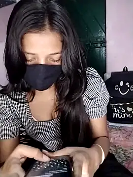 Naina-hott online show from February 2026 07:35:02 PM