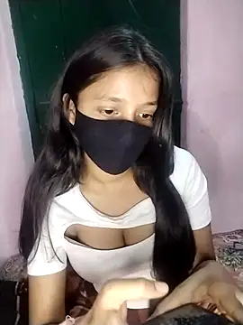 Naina-hott online show from April 2026 06:36:01 PM