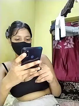 Snapshot of Naina-hott chatting on June 2026 08:08:02 PM Naina-hott online show from June 2026 08:08:02 PM