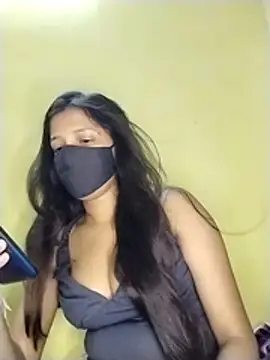 Snapshot of Naina-hott chatting on May 2026 06:56:01 PM Naina-hott online show from May 2026 06:56:01 PM