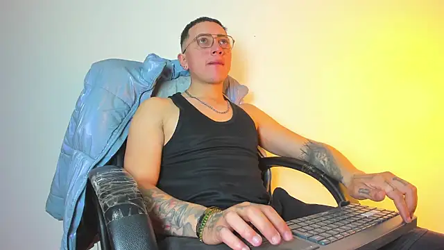 Emmanuel Lust online show from February 2026 12:23:02 PM