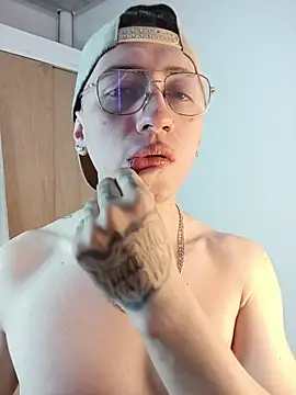 Emmanuel Lust online show from February 2026 01:11:02 PM