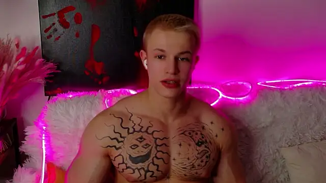 SterlingNoir online show from February 2026 07:22:01 PM