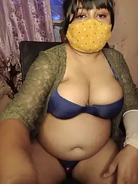 Lovely-Lina7 online show from May 2026 06:51:02 PM