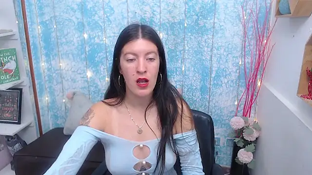 HannaOwen  online show from April 2026 01:56:01 PM